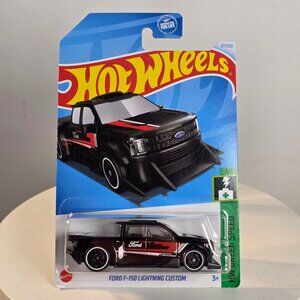 Hot Wheels Ford F-150 Lightning Custom 37/250 Black Red Die-Cast Vehicle